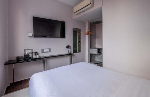 Red Light District Hotel | ibis budget Singapore Vanda