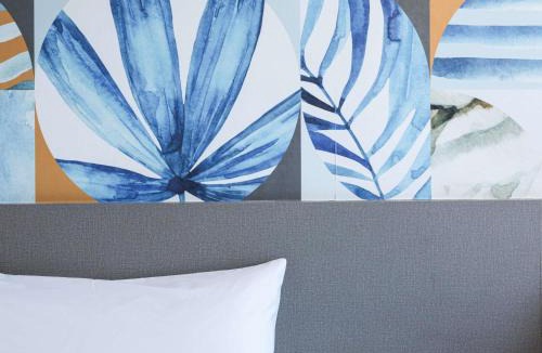 Red Light District Hotel | ibis budget Singapore Tulip