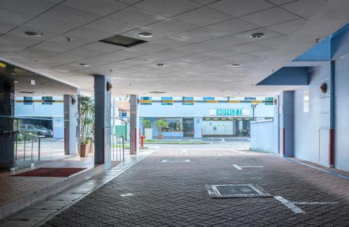 Red Light District Hotel | Hotel 81 Geylang