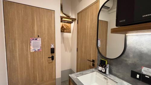 Kampong Glam Hotel | Heritage Collection on Victoria - Mobile App Check-In