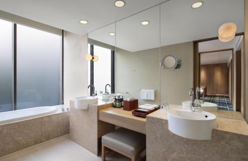 South East Division Hotel | Crowne Plaza Changi Airport by IHG