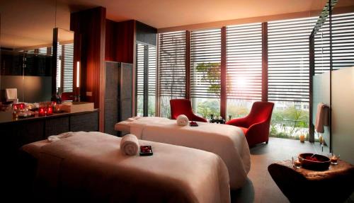 Downtown Singapore Hotel | PARKROYAL COLLECTION Pickering, Singapore