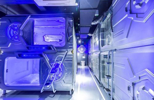 Kampong Glam Hotel | MET A Space Pod at Arab Street
