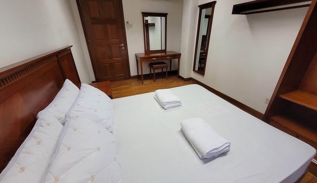Wink @ Upper Cross Street - Hostel