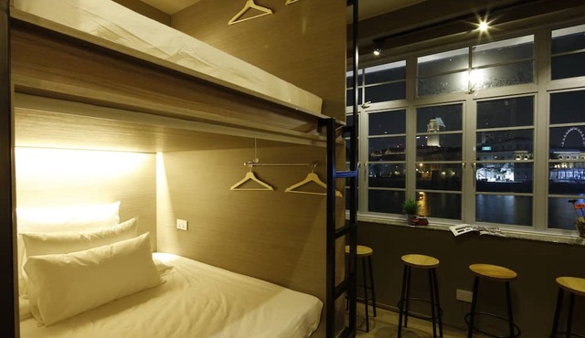 BEAT. Capsule Hostel @ Boat Quay in Singapore